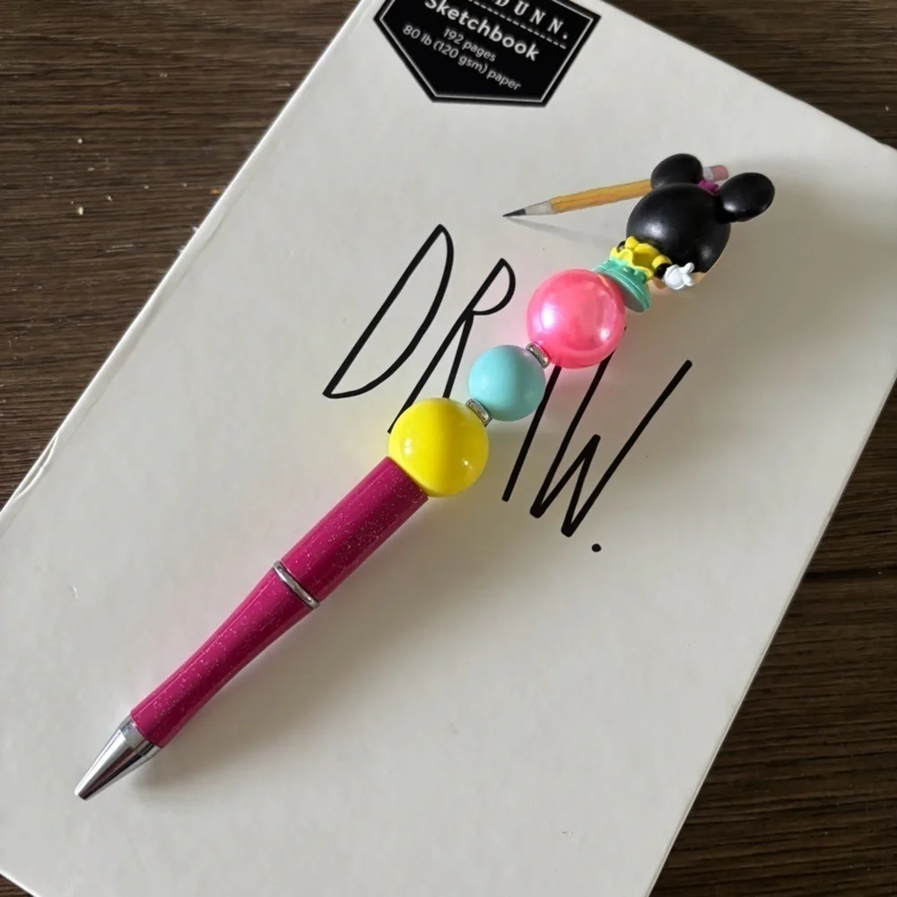 Disney Doorables: Mickey & Friends: Minnie Mouse handmade beaded pen